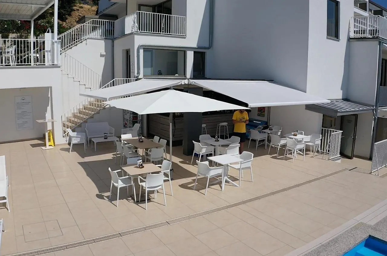 Zlatni Zalaz,Apartments,Supetarska Draga 0*,