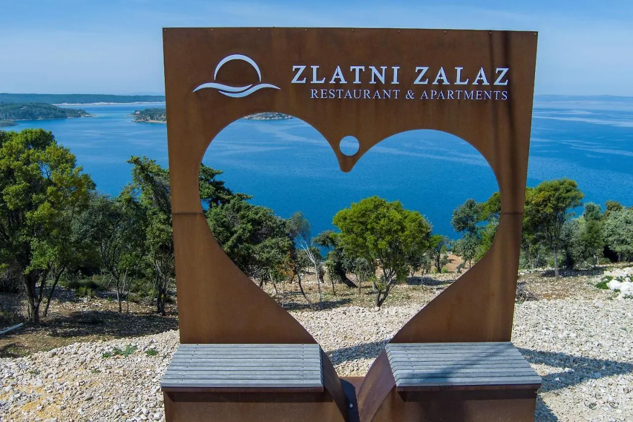 Apartment Zlatni Zalaz,Apartments,Supetarska Draga Kroatien